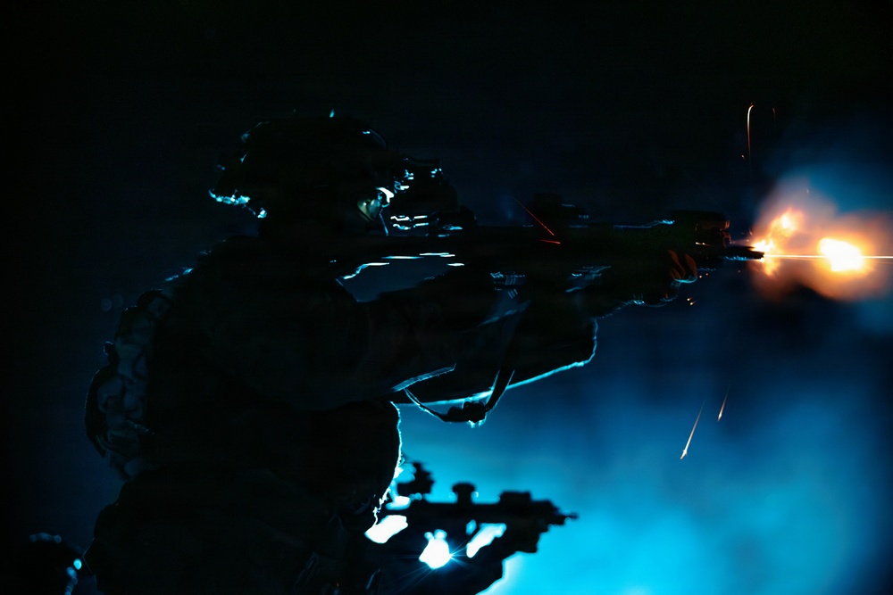 31st MEU | Maritime Raid Force Night Deck Shoot