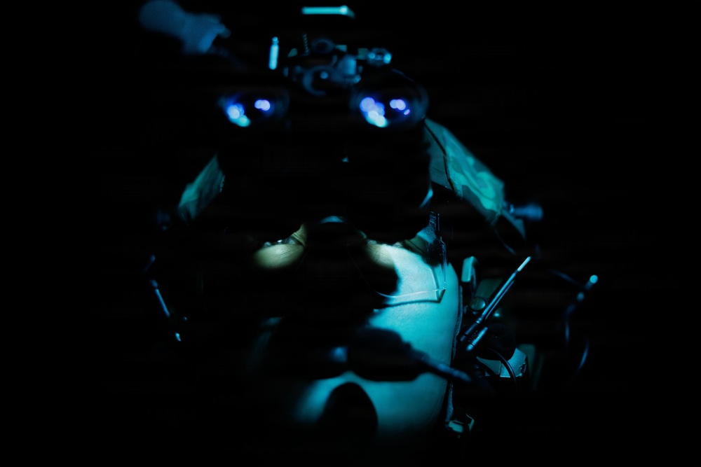 31st MEU | Maritime Raid Force Night Deck Shoot