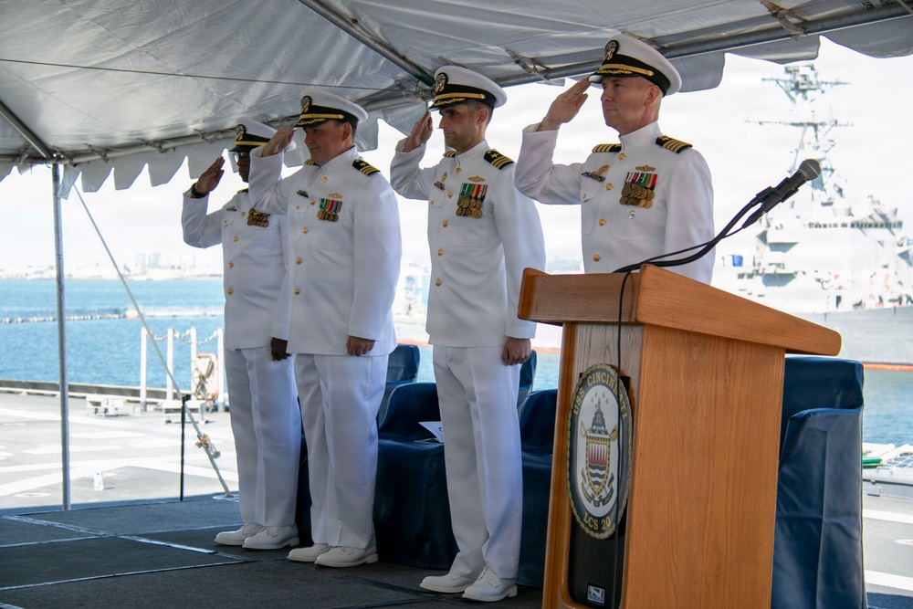 USS Cincinnati Holds Change of Command Ceremony