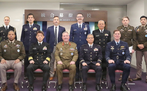 Deputy Commander Visits UNC-Rear Japan