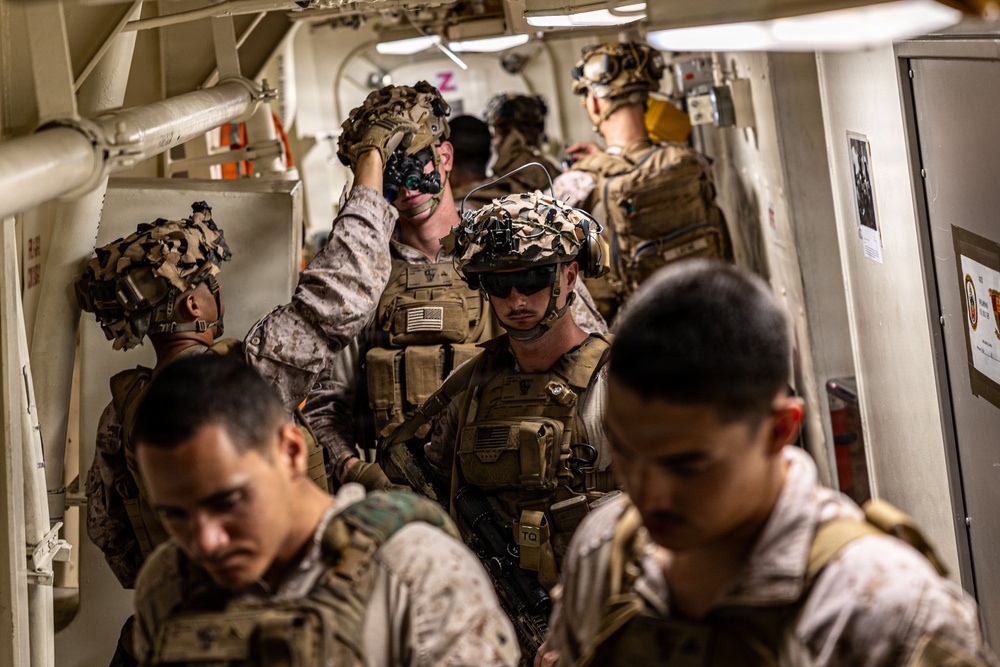 11th MEU Marines Conduct a Quick Reaction Force Drill Aboard USS Portland