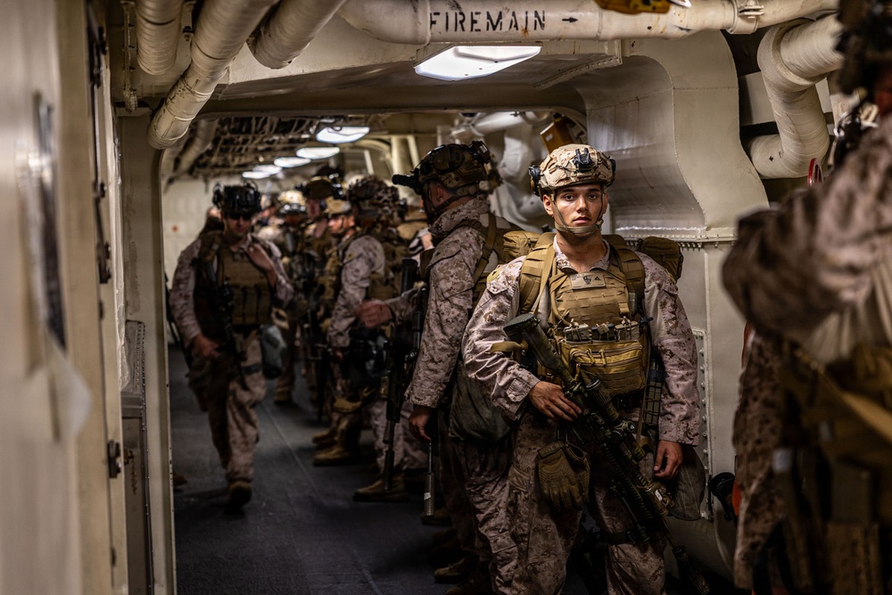 11th MEU Marines Conduct a Quick Reaction Force Drill Aboard USS Portland