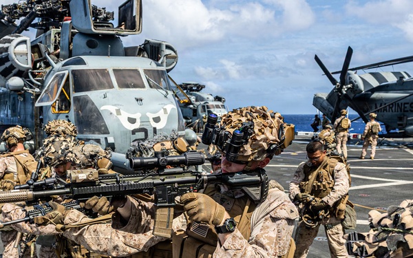 11th MEU Marines Conduct a Quick Reaction Force Drill Aboard USS Portland