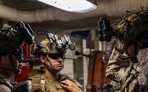 11th MEU Marines Conduct a Quick Reaction Force Drill Aboard USS Portland