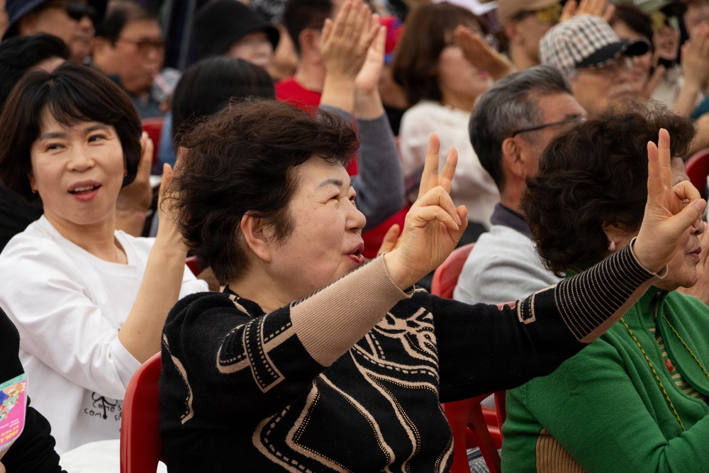 Eighth Army Jazz Combo Performs at Eden Cherry Blossom Festival