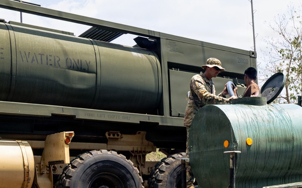 U.S. and Philippine Forces Integrate Water Operations