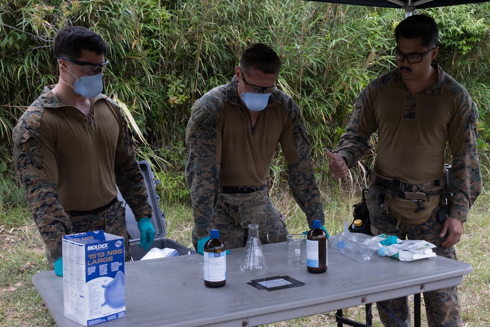 9th ESB and 3rd Recon Marines Conduct a Demo Range