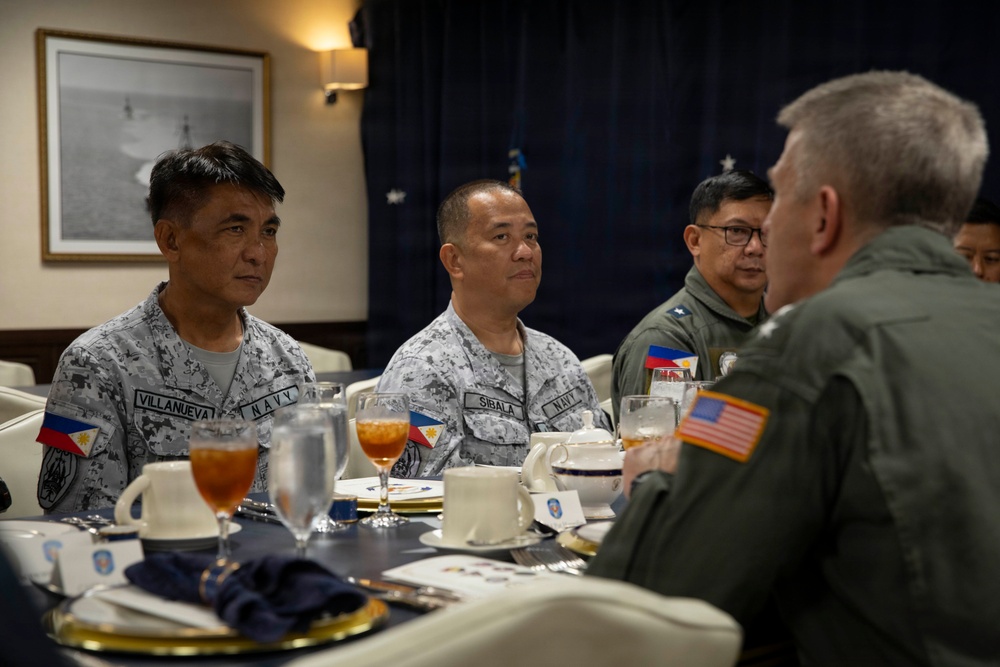 Australia, Philippines visit C7F