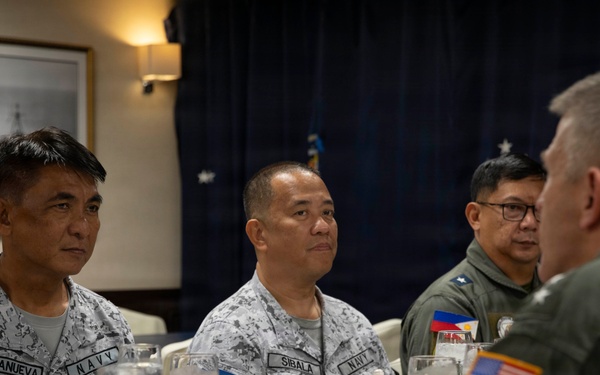 Australia, Philippines visit C7F