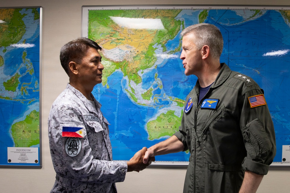 Australia, Philippines visit C7F