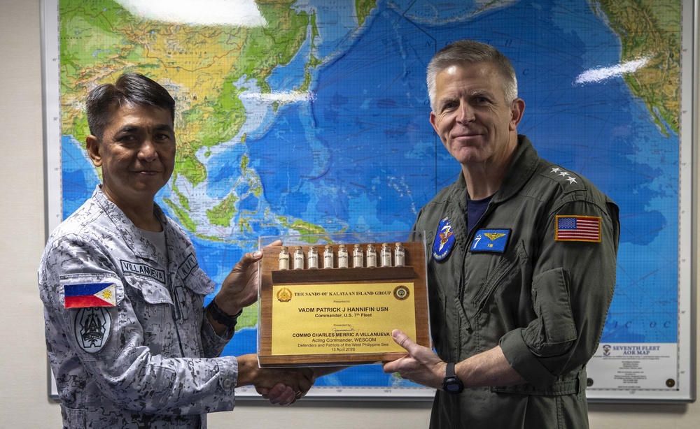 Australia, Philippines visit C7F
