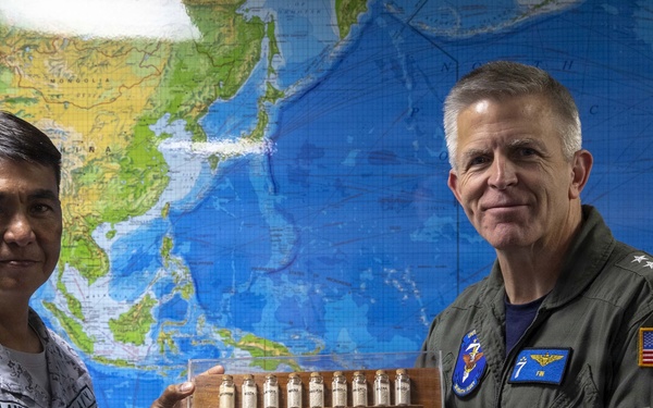 Australia, Philippines visit C7F