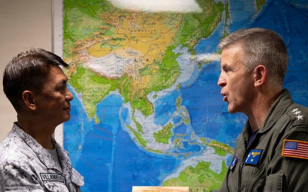 Australia, Philippines visit C7F