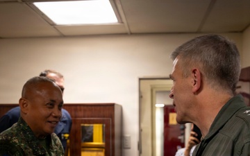 Australia, Philippines visit C7F