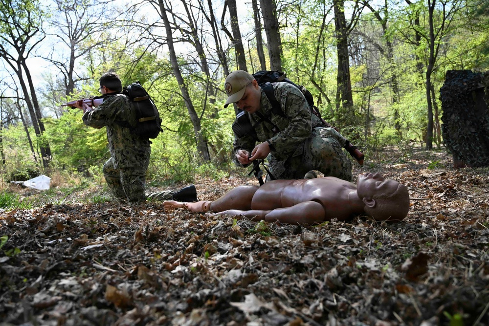 NMRTC Bethesda Sailors Put Their Expeditionary Training to the Test During TCCC Training