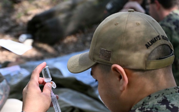 NMRTC Bethesda Sailors Put Their Expeditionary Training to the Test During TCCC Training