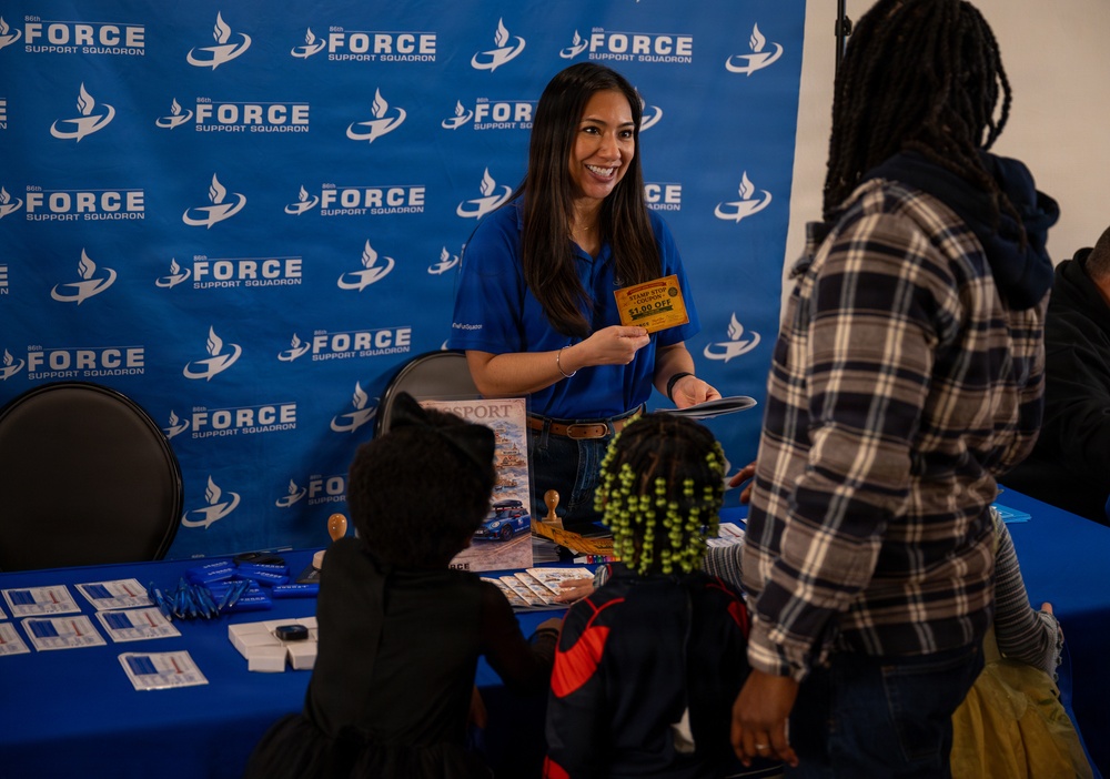 Families Connect at Month of the Military Child Event