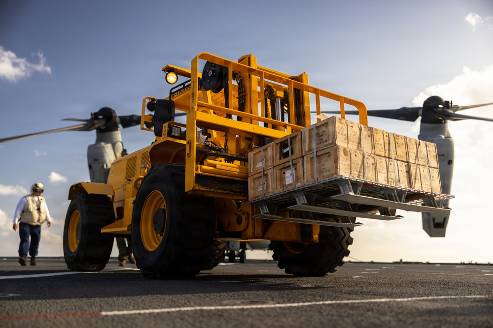 11th MEU Marines, Sailors Conduct Flight Operations Aboard USS Comstock