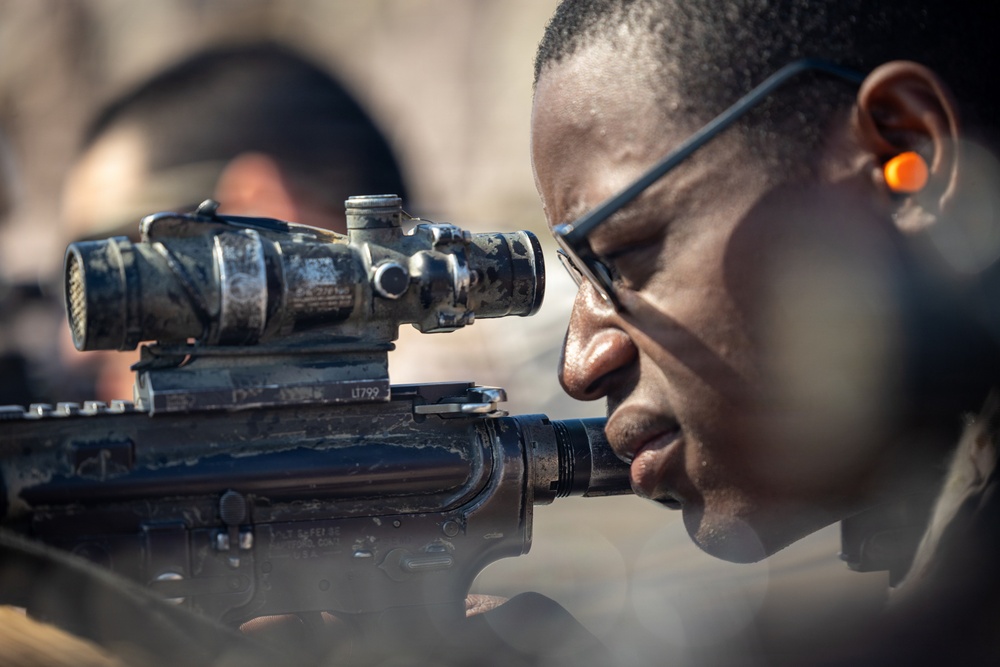 11th MEU Marines, Sailors Conduct Marksmanship Training Aboard USS Comstock