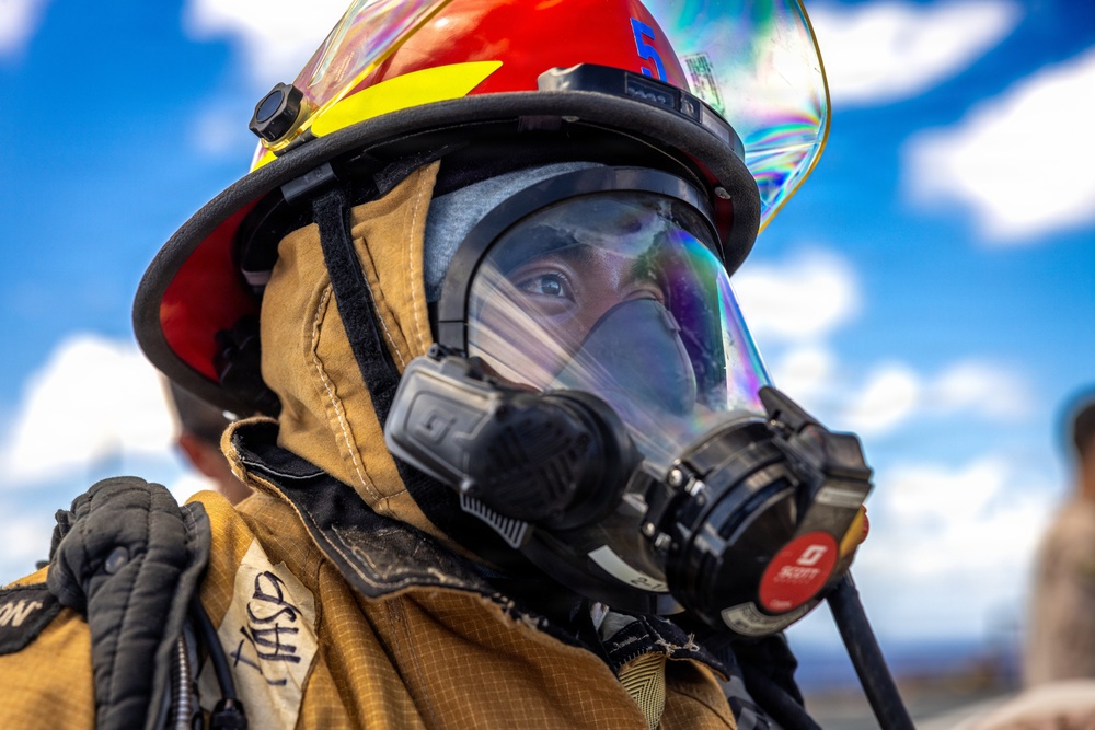 11th MEU Marines, Sailors Conduct Damage Control Training Aboard USS Comstock