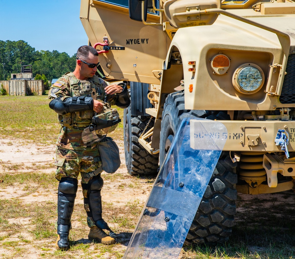 Soldiers with 59th Troop Command exhibit emergency response capabilities