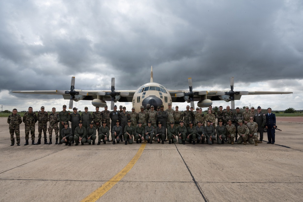 AE group photo at African Lion 25