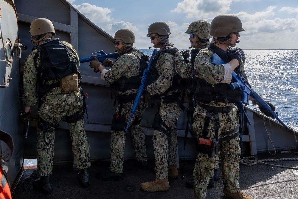 VBSS Exercise aboard USS Gonzalez (DDG 66)