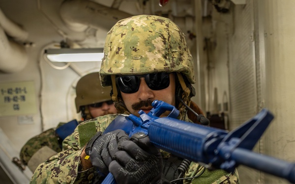 VBSS Exercise aboard USS Gonzalez (DDG 66)