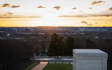 Sunrise at The Tomb of the Unknown Soldier