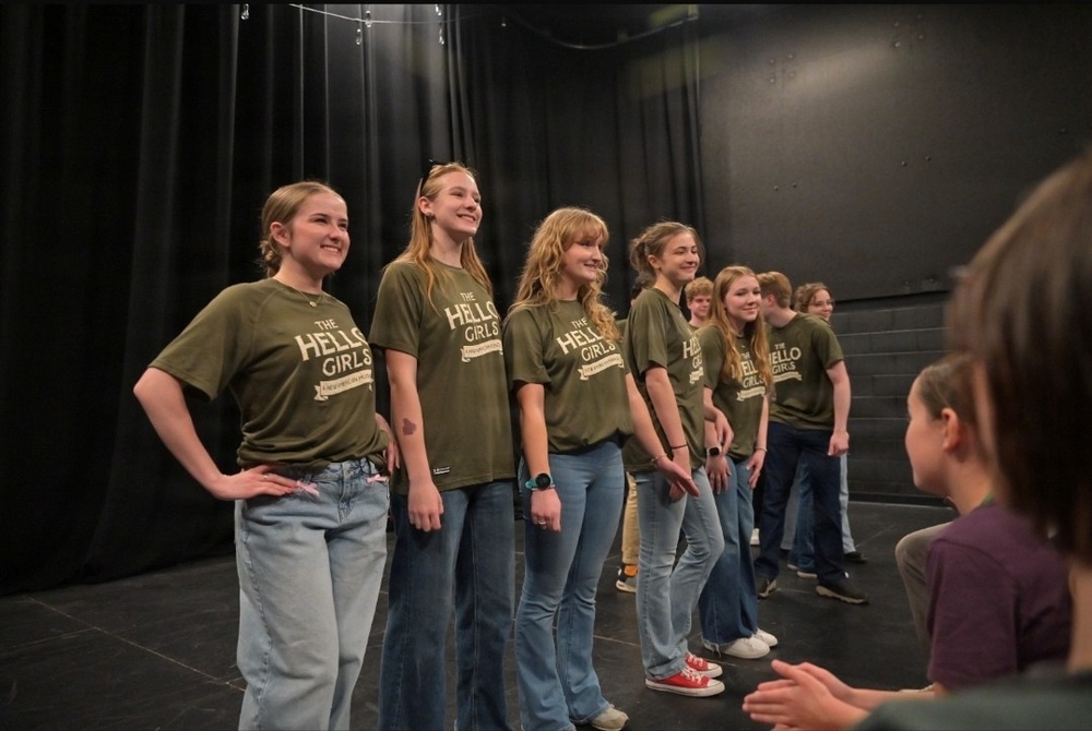 Cast of "Hello Girls"