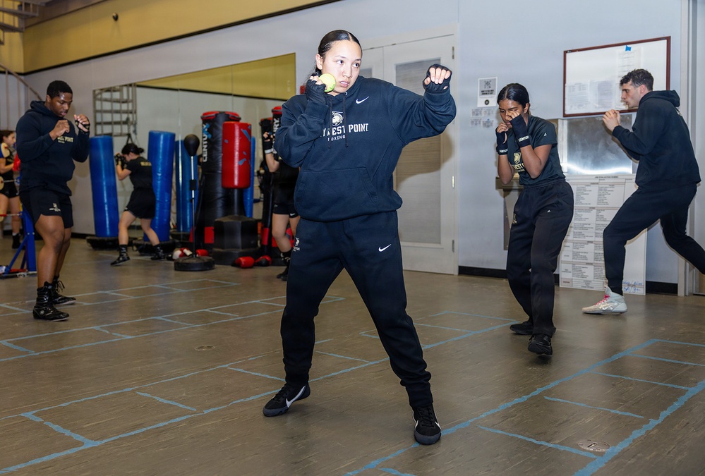 West Point Plebe makes her mark in the boxing ring
