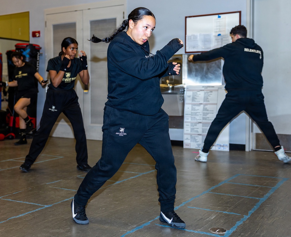 West Point Plebe makes her mark in the boxing ring