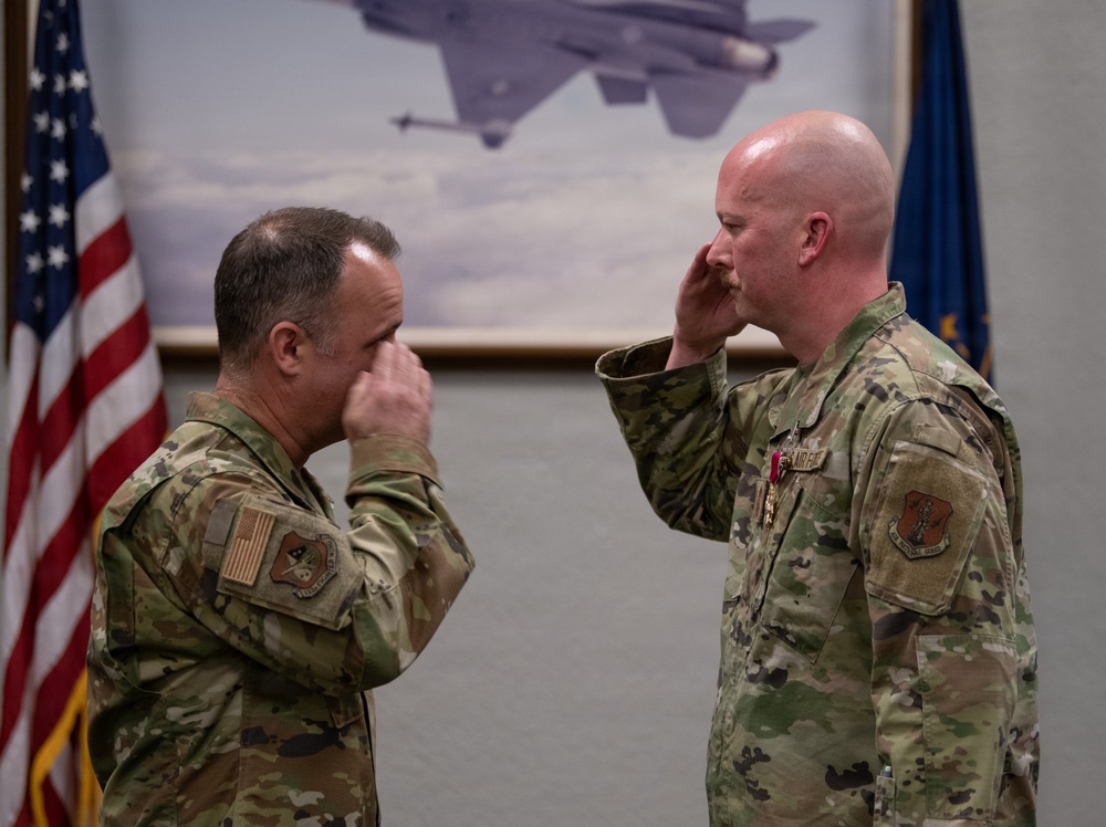 122nd Fighter Wing command chief retires