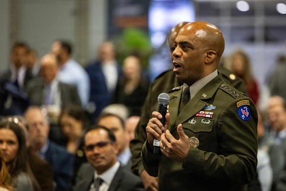 25th ID Hosts Transformation in Contact Panel at AUSA