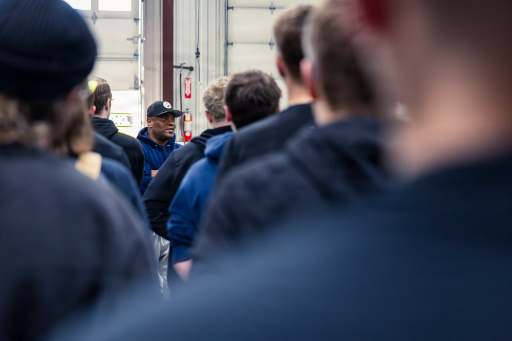 Future Sailors Receive Damage Control Training