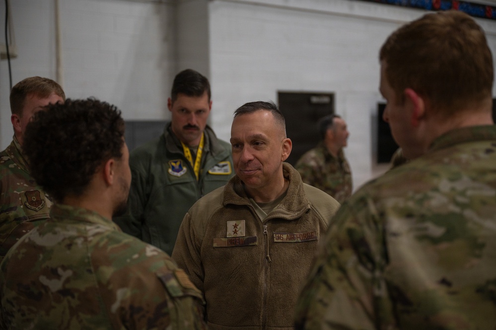 Minot AFB hosts Defense Threat Reduction Agency director