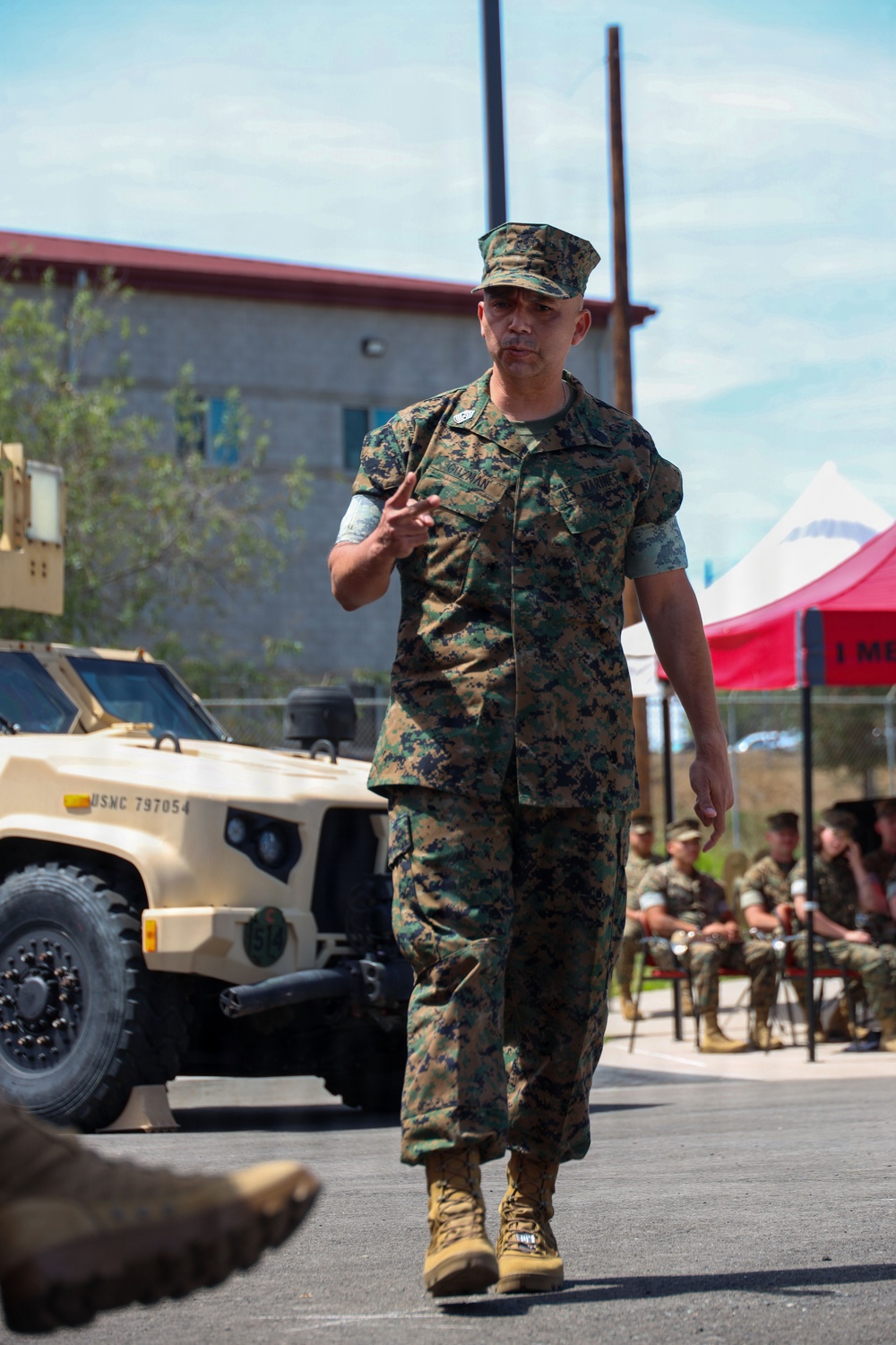 I MIG relief and appointment ceremony