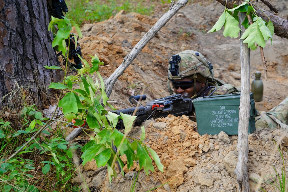 101st Soldier provides security with M240 fighting position at JRTC