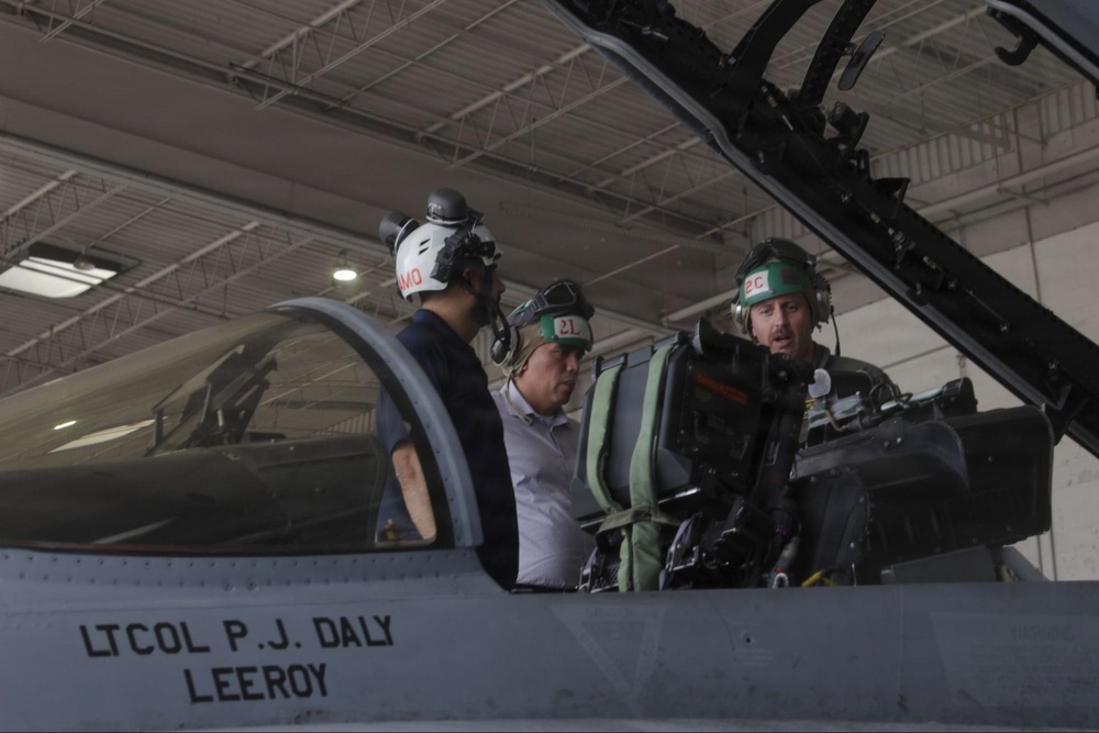 3rd MAW Hosts Students from Dwight D Eisenhower School