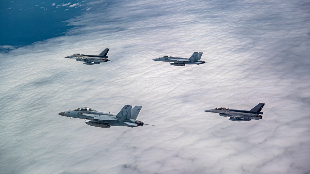 Chile Conducts Bi-Lateral Maritime Engagement with U.S. Navy