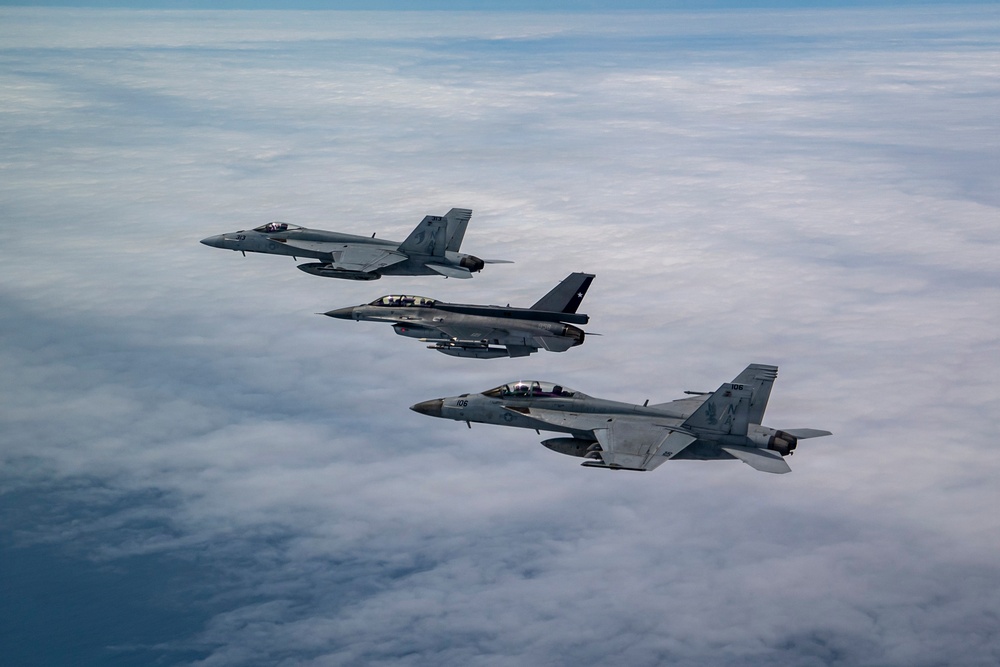 Chile Conducts Bi-Lateral Maritime Engagement with U.S. Navy