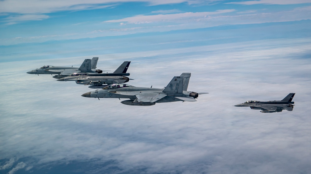 Chile Conducts Bi-Lateral Maritime Engagement with U.S. Navy