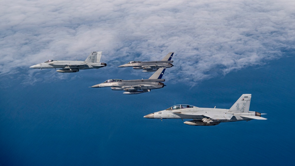 Chile Conducts Bi-Lateral Maritime Engagement with U.S. Navy