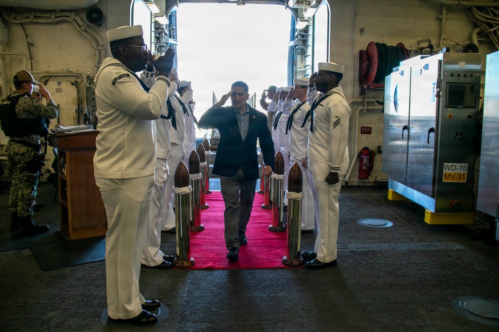 Under Secretary of the Navy visits USS John P. Murtha