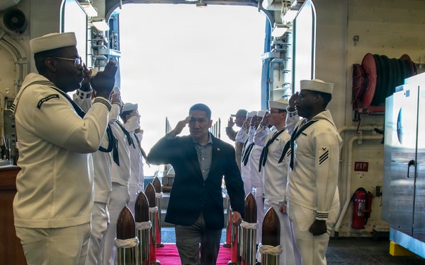 Under Secretary of the Navy visits USS John P. Murtha