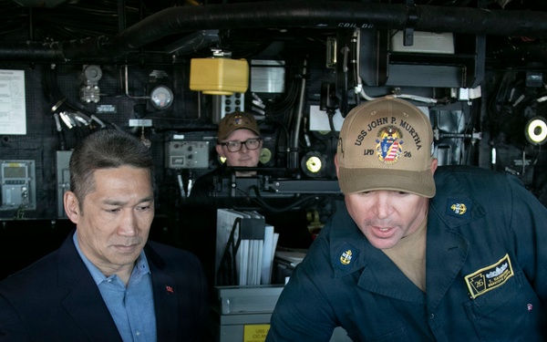 Under Secretary of the Navy visits USS John P. Murtha
