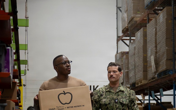 Sailors Volunteer during Fleet Week Houston 2026