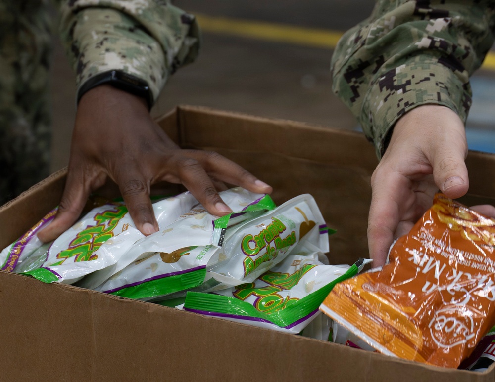 Sailors Volunteer during Fleet Week Houston 2026