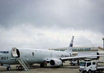 VP-26 Tridents Conduct Routine Maintenance