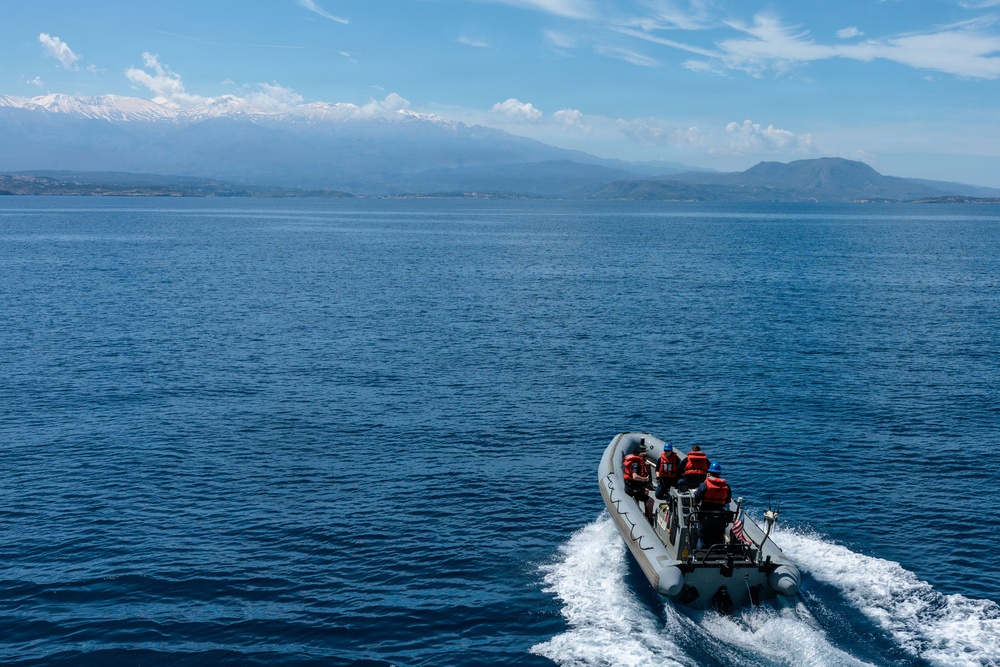 Small Boat Operations aboard USS Gonzalez (DDG 66)